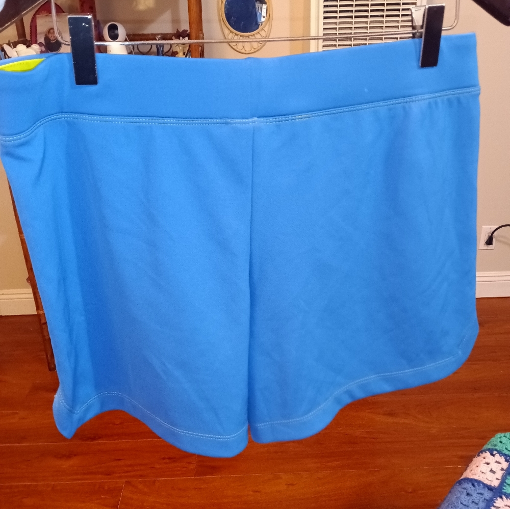 Nike shorts - Picture 4 of 4